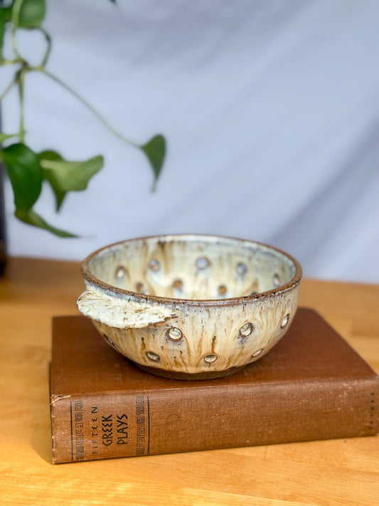 Cozy White Colander with Rippled Handles