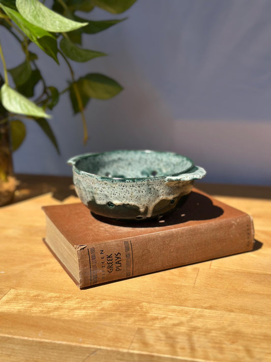 Oceanic Berry Bowl with Rippled Handles – Summer Ceramic Colander