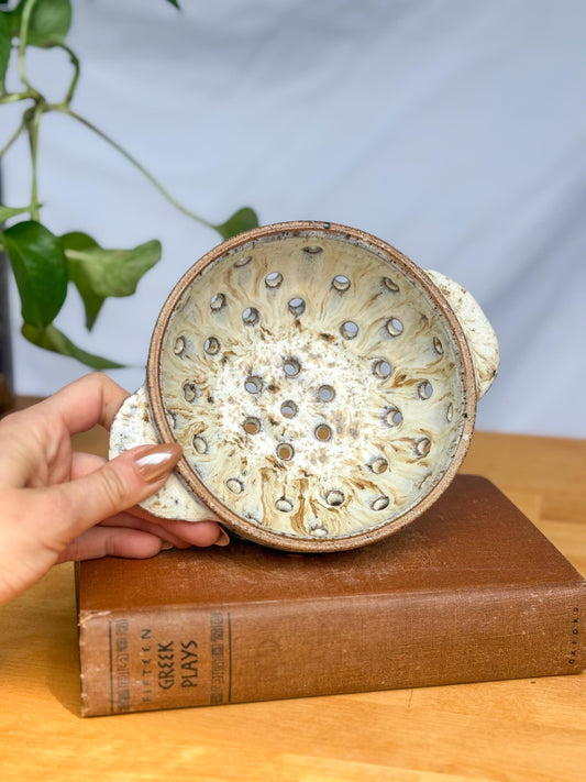 Cozy White Colander with Rippled Handles