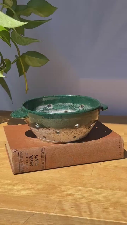 Forest Green Berry Bowl with Rippled Handles – Summer Ceramic Colander
