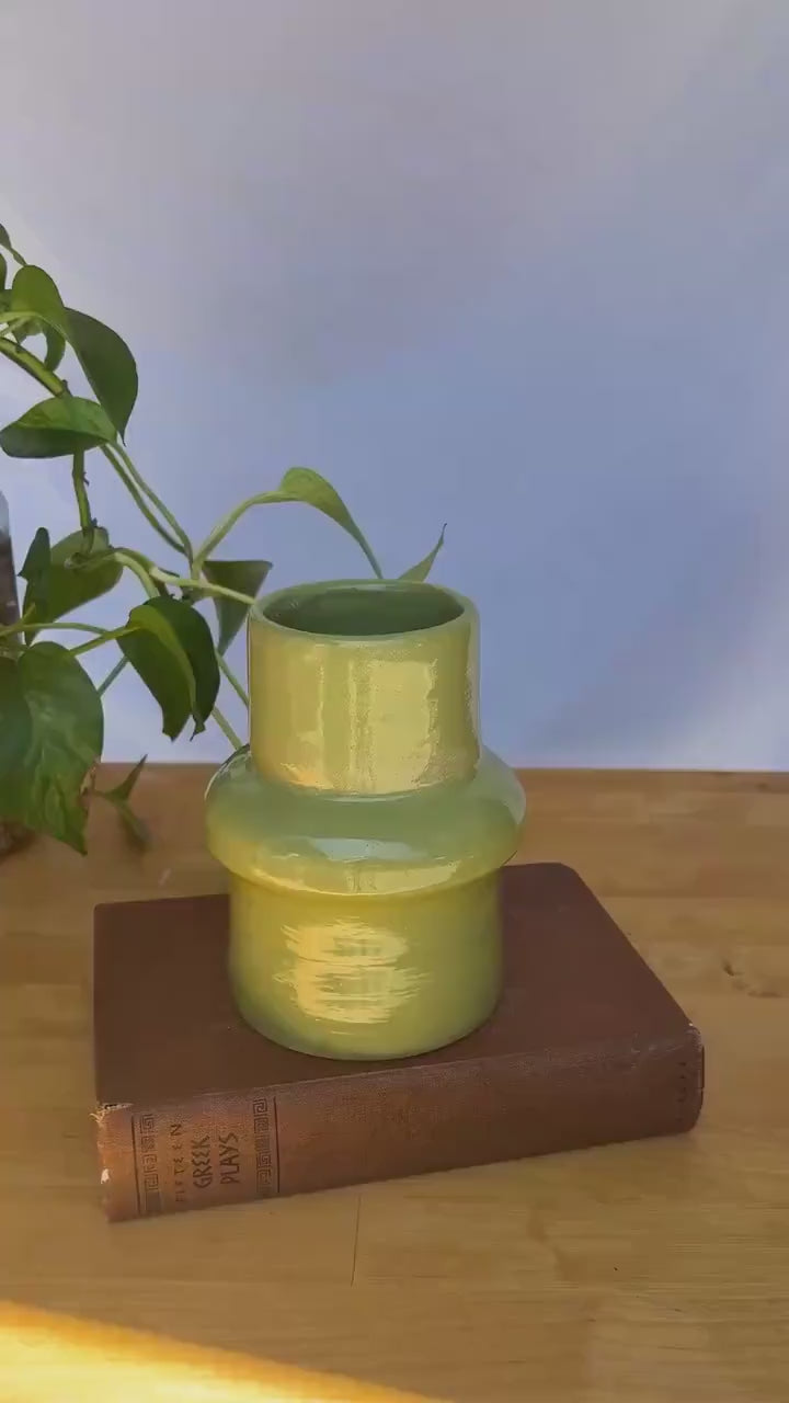 Wavy Retro Cylinder Vase